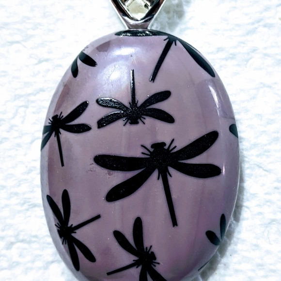 Jewelry - Dragonfly glass pendant